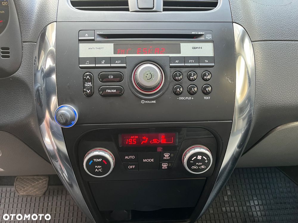 Suzuki SX4 1.6 Premium - 17