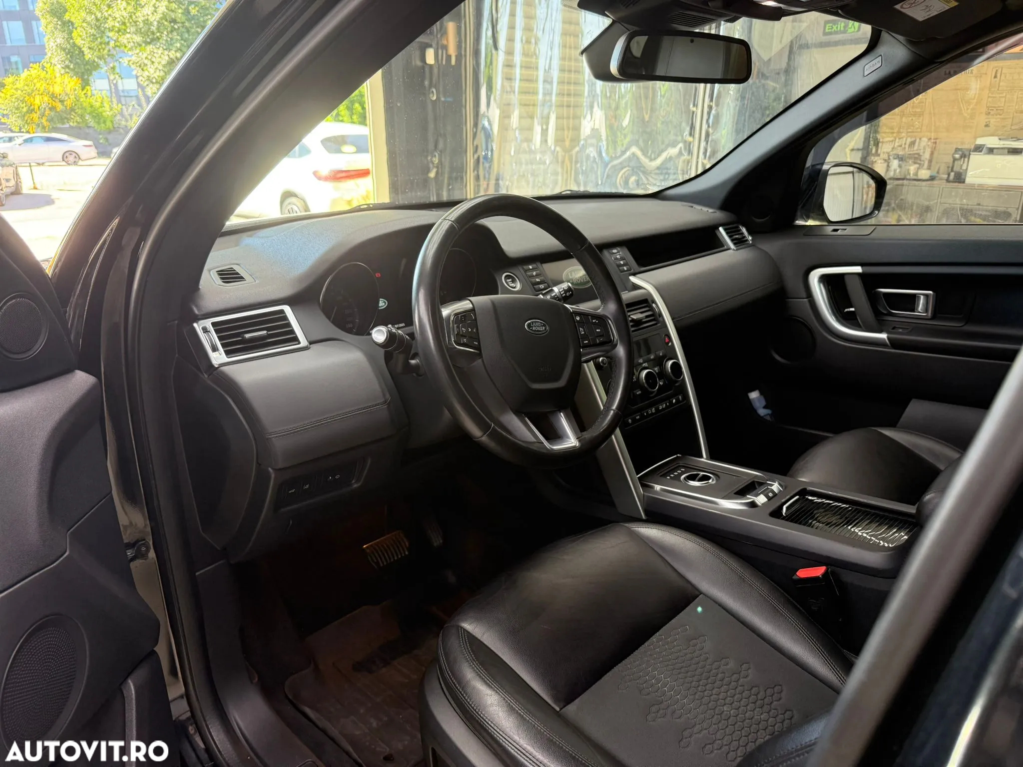 Land Rover Discovery Sport - 17