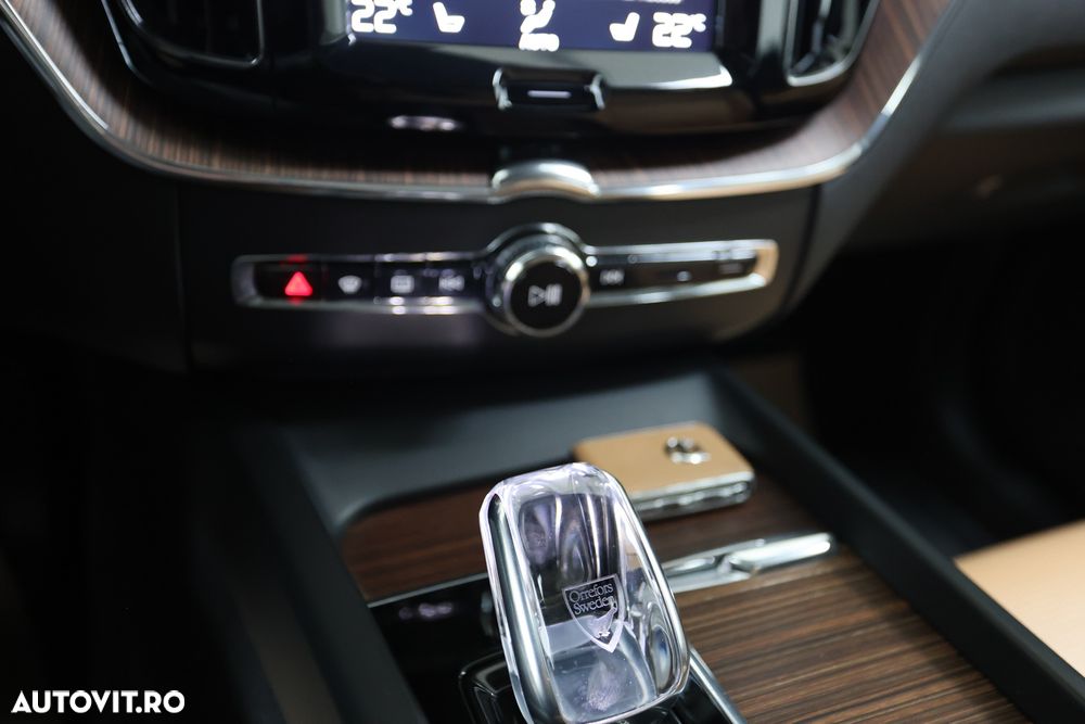 Volvo XC 60 D5 AWD Geartronic Inscription - 36