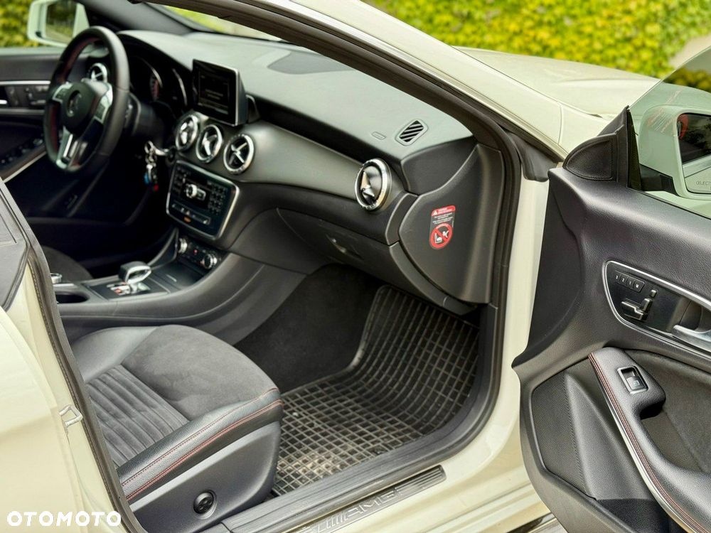 Mercedes-Benz CLA 45 AMG 4-Matic - 8