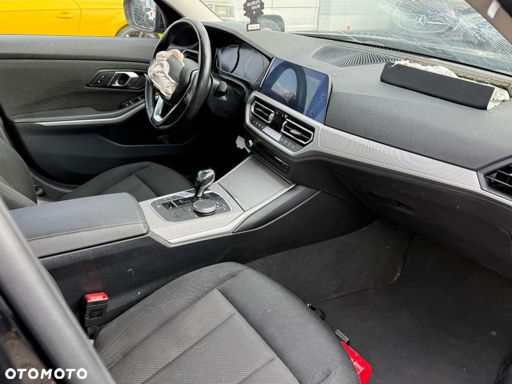 BMW Seria 3 318i Advantage - 12