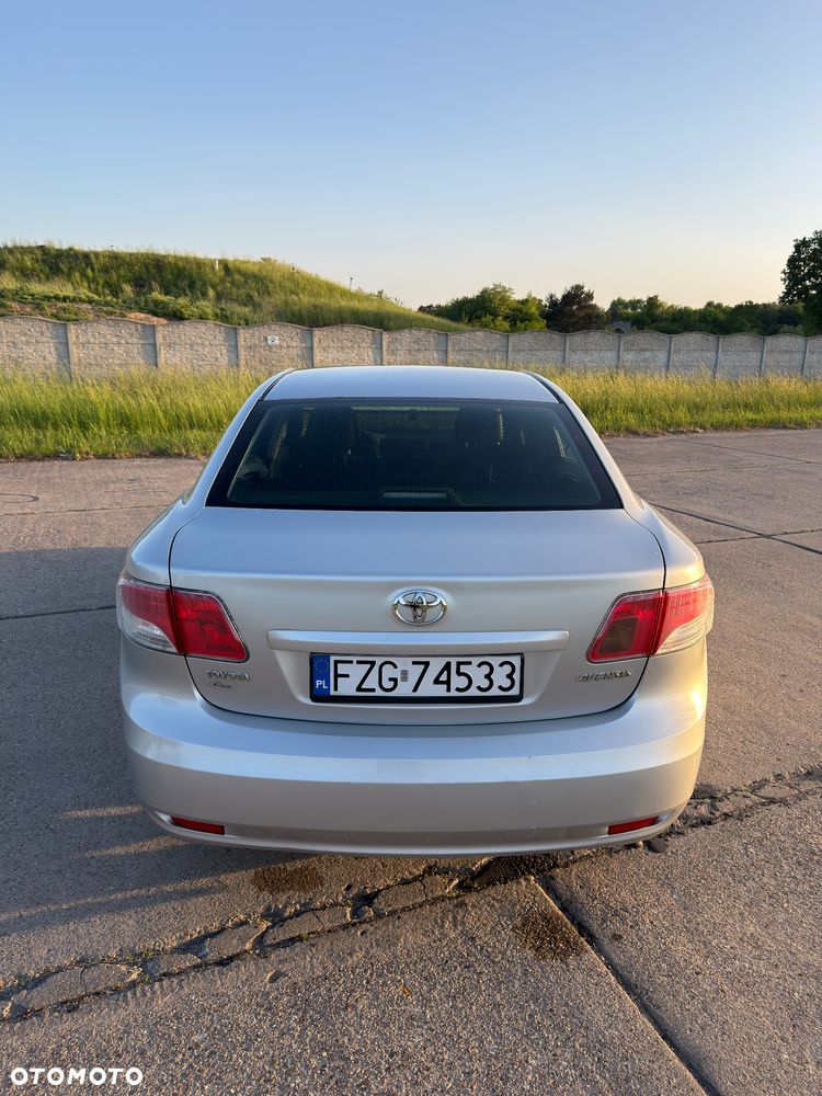 Toyota Avensis 2.0 Multidrive S Executive - 4