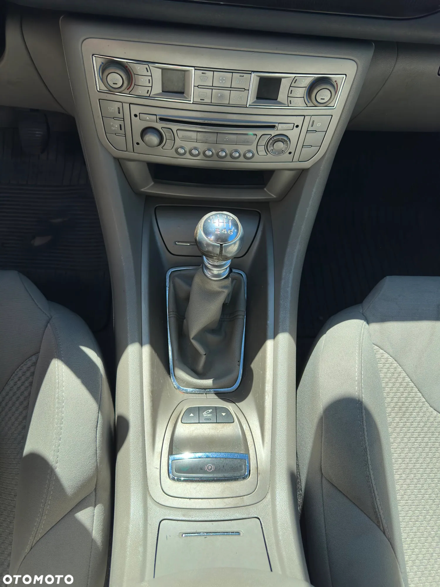Citroën C5 2.0 HDi Confort - 29