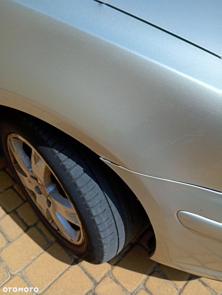 Toyota Avensis - 15