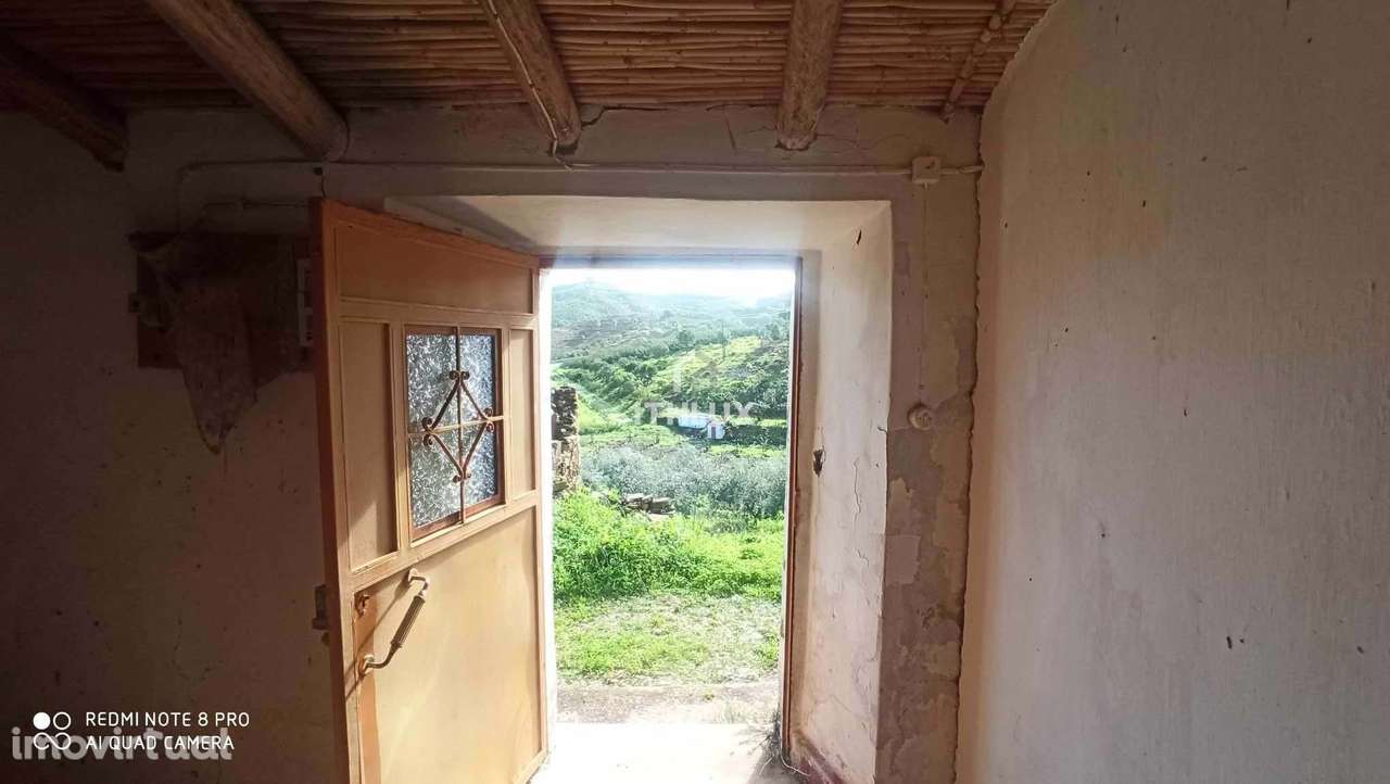 Ruína em Odeleite cercada por Fantásticas Paisagens - Grande imagem: 5/18