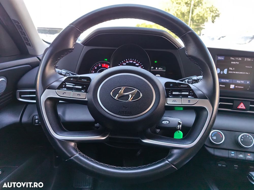Hyundai Elantra 1.6 l 123 CP CVT Comfort - 23