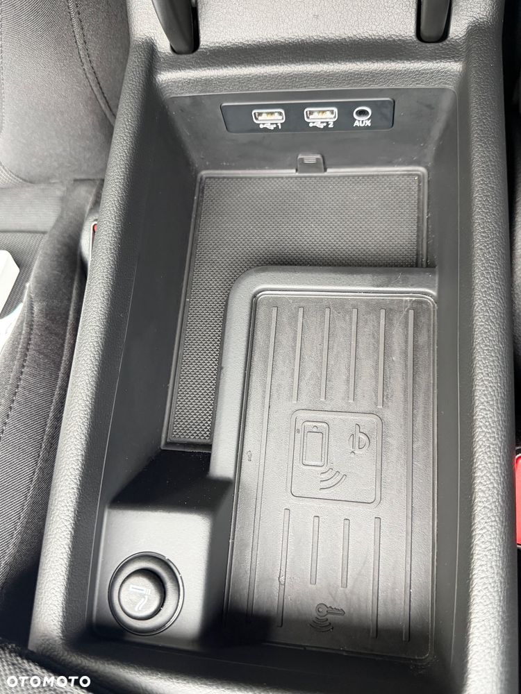 Audi A4 Avant 40 TFSI sport - 15