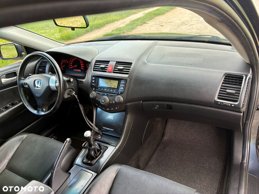 Honda Accord 2.0 i Executive - 25