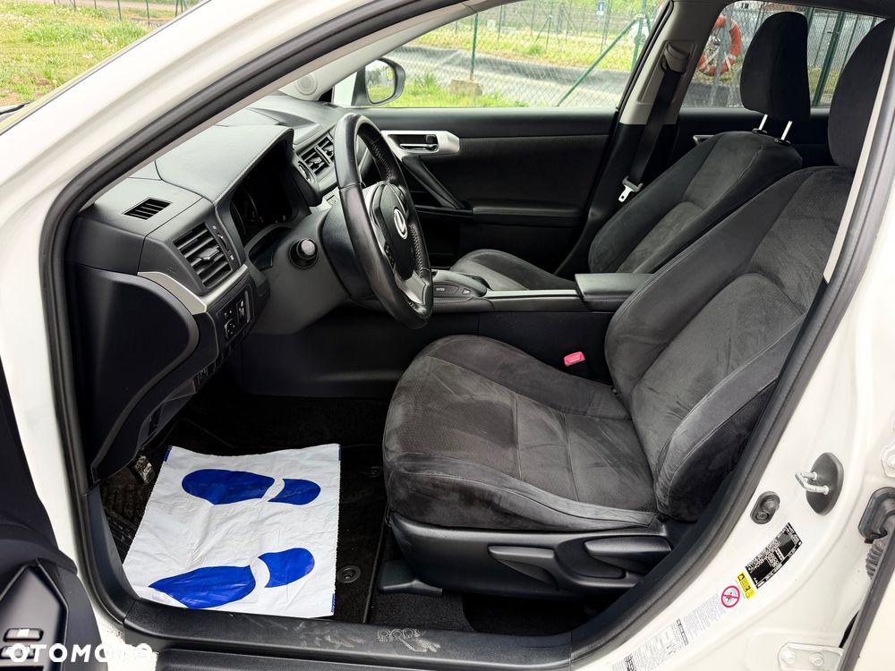 Lexus CT 200h Prestige - 9