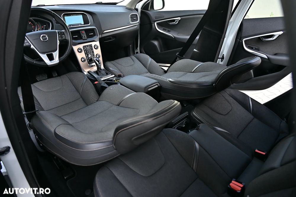 Volvo V40 D2 Geartronic Momentum - 10