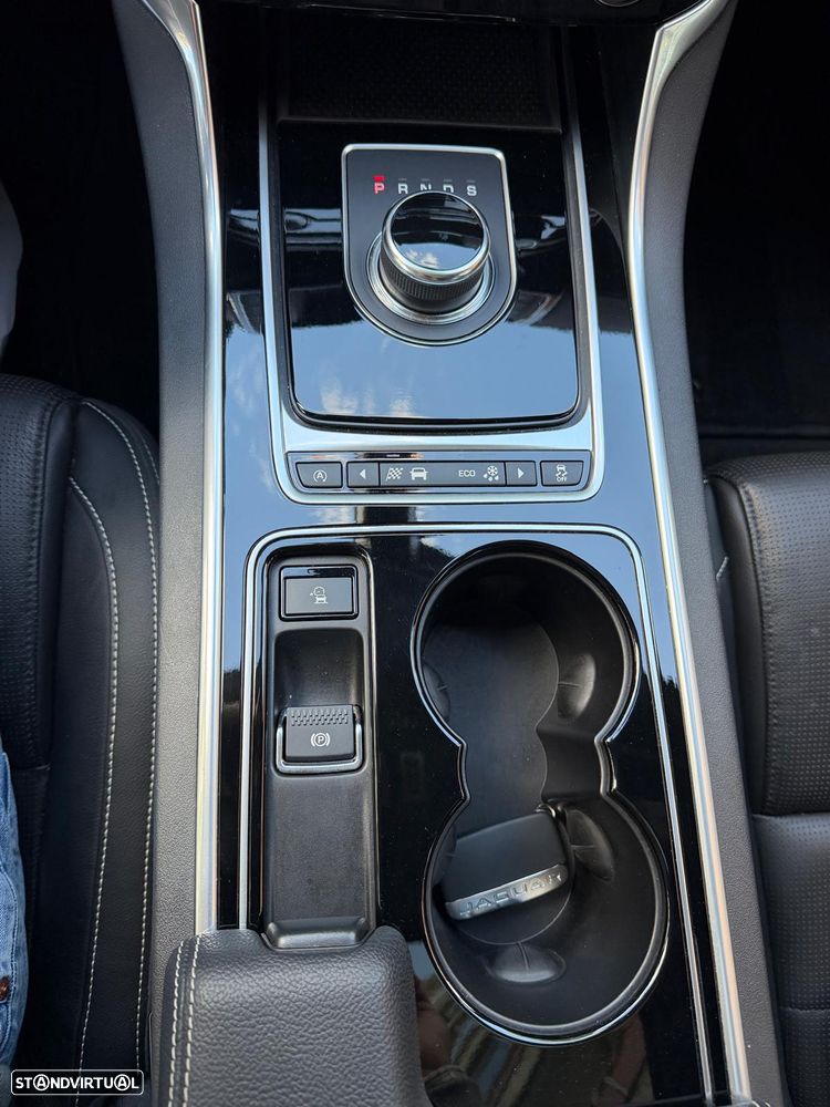 Jaguar XE 2.0 D R-Sport Aut. - 27