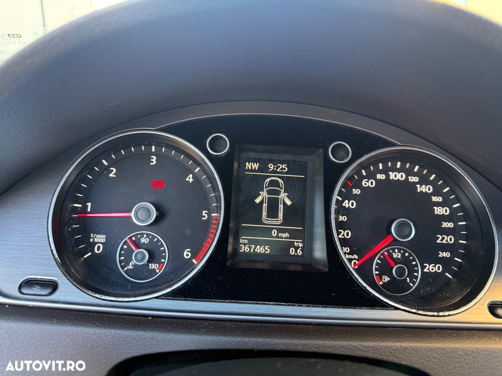 Volkswagen Passat 2.0 TDI BlueMotion Technology Comfortline - 9