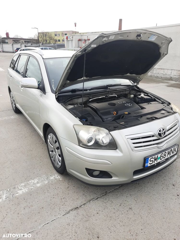 Toyota Avensis 2.2 D-4D Sedan Sol - 9