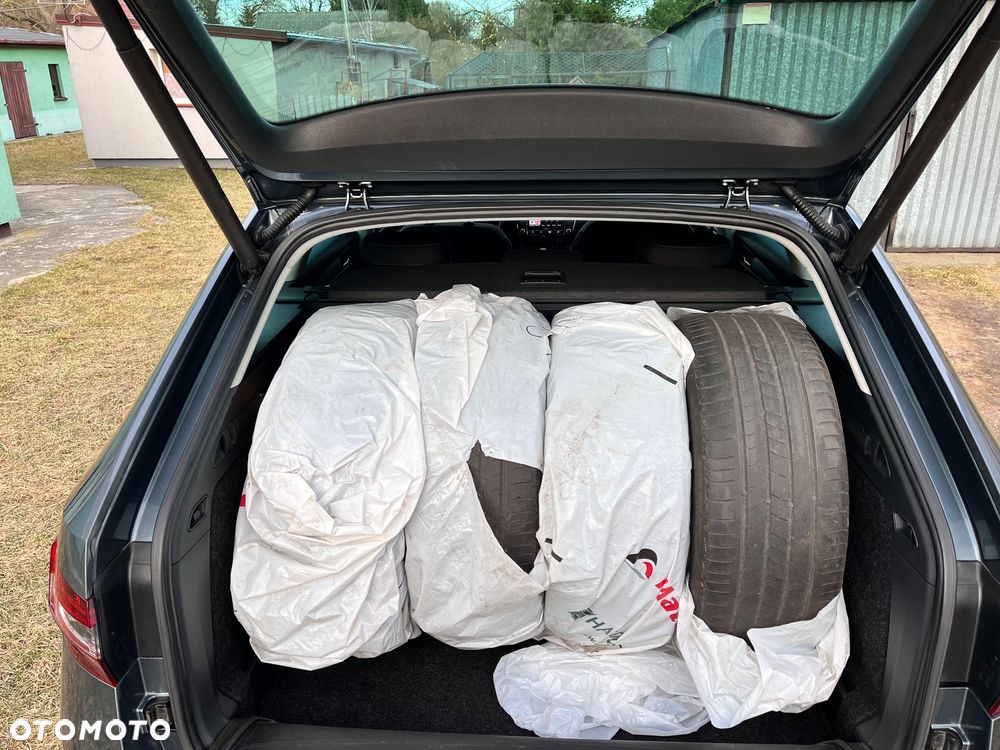 Skoda Superb 2.0 TDI DSG Ambition - 22