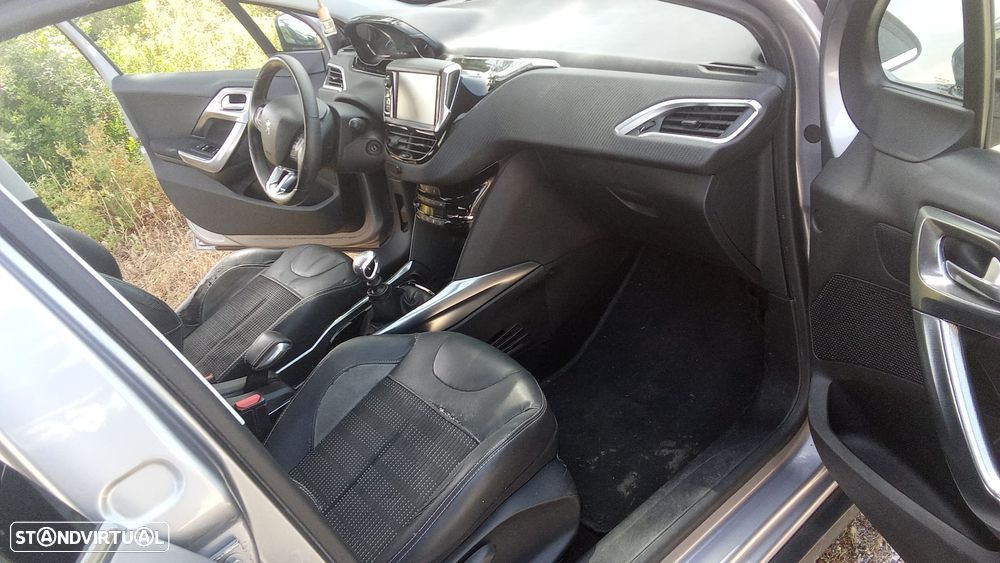 Peugeot 2008 1.6 e-HDi Allure - 10