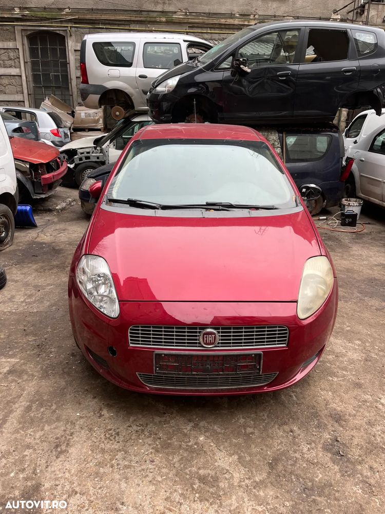 Dezmembrez Fiat Punto 2008 visiniu 1,4  benzina coupe - 7
