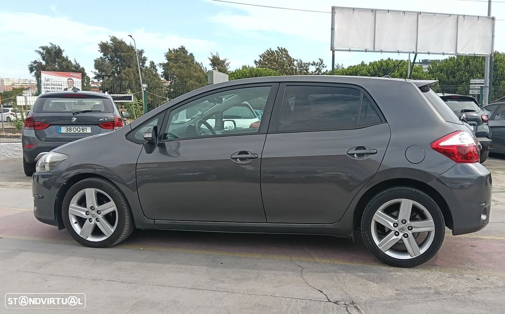 Toyota Auris 1.4 D-4D Sol - 4