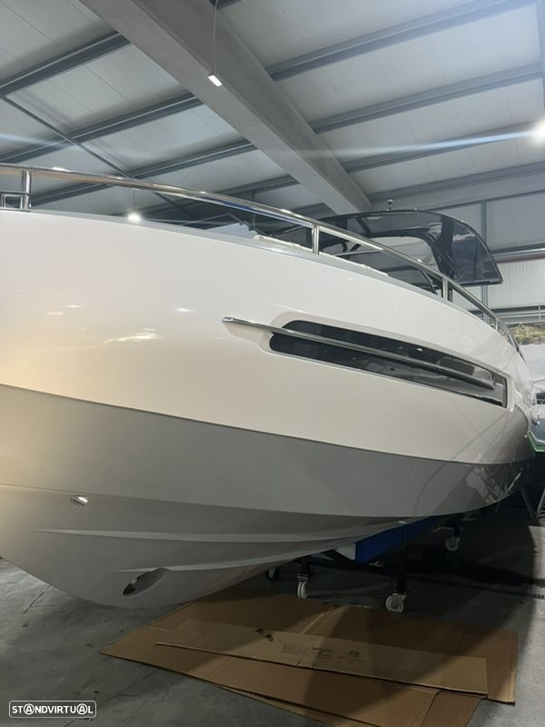 Invictus Yachts TT 280 - 2