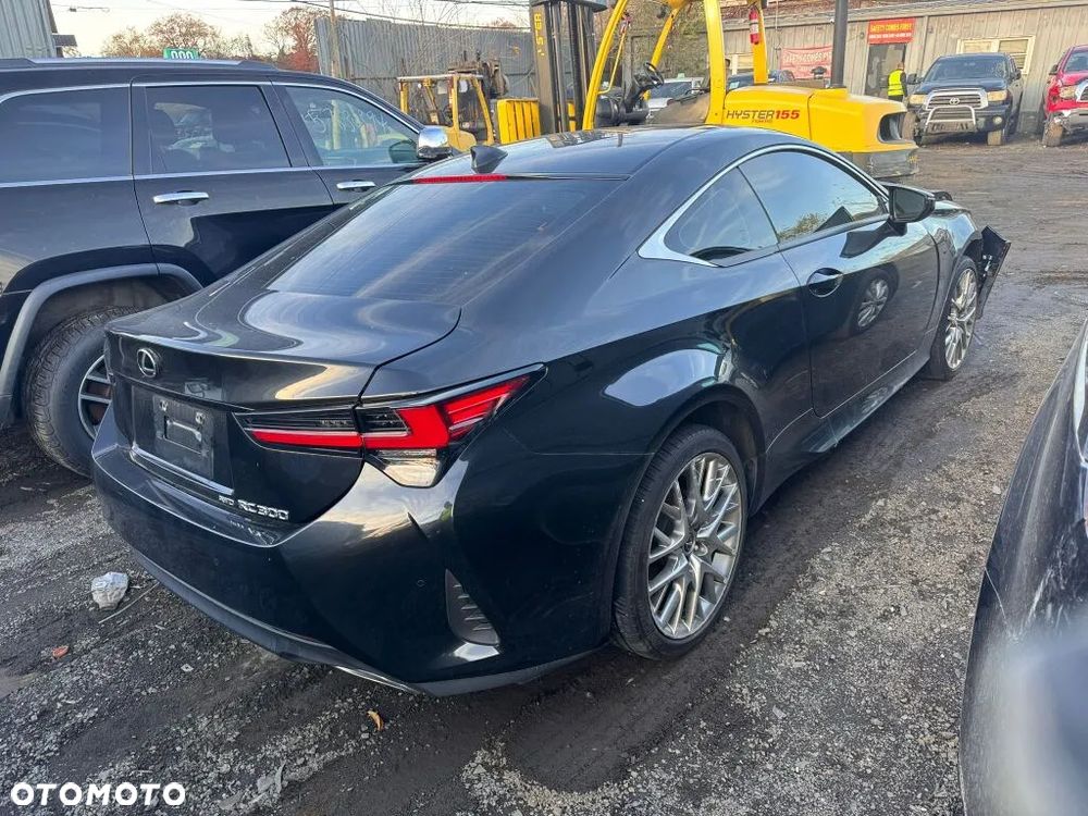 Lexus RC - 3