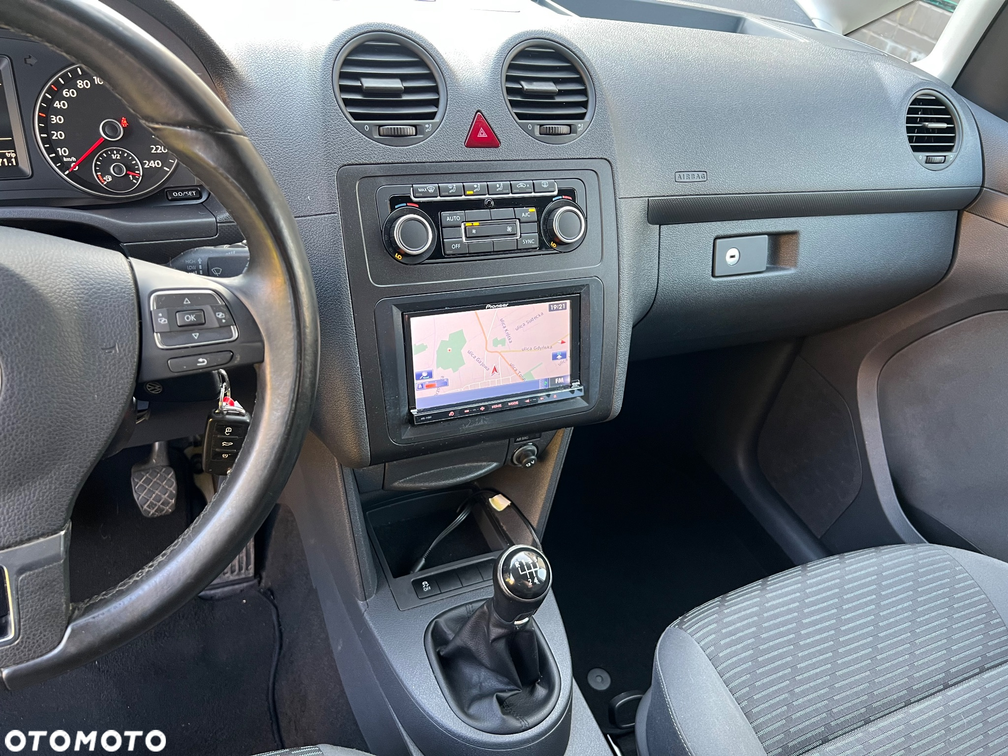 Volkswagen Caddy Maxi 1.6 TDI Comfortline Mixt - 19