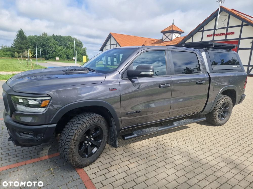 Dodge RAM - 8