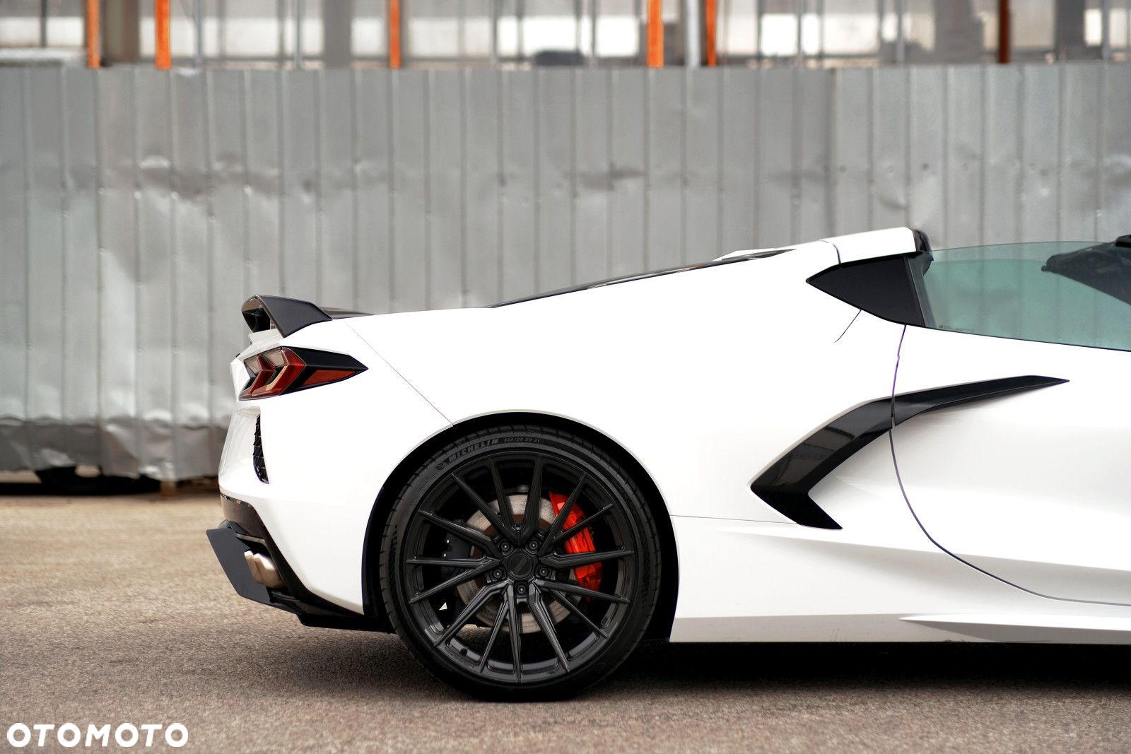 Chevrolet Corvette - 4