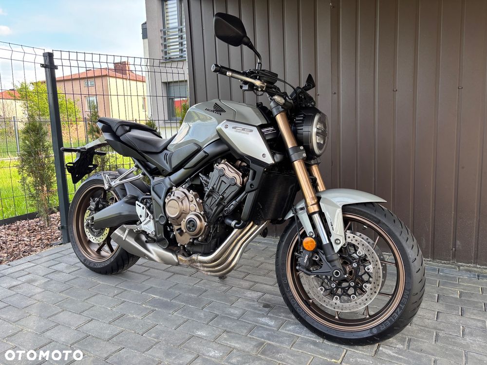 Honda CB - 2