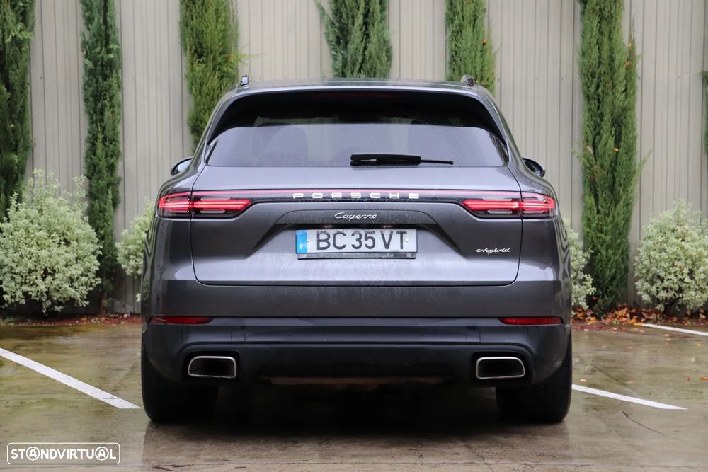 Porsche Cayenne - 8