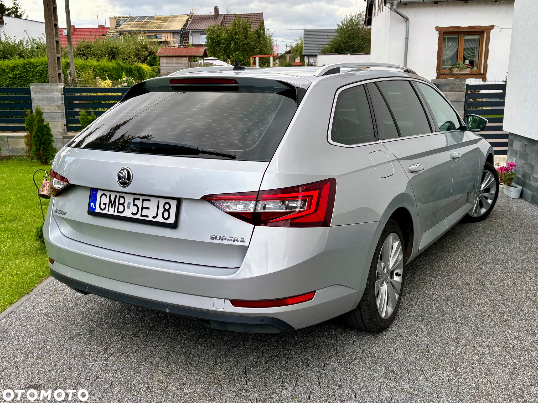 Skoda Superb Combi 2.0 TDI DSG Style - 4