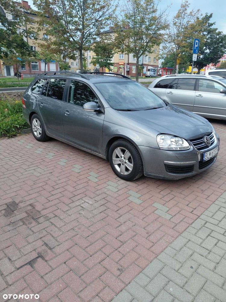 Volkswagen Golf - 1