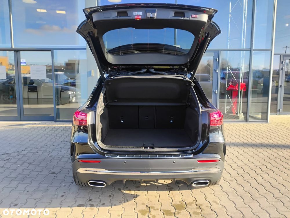 Mercedes-Benz GLA 200 AMG Line - 13