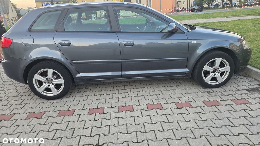 Audi A3 Sportback 1.6 FSI Ambiente - 9
