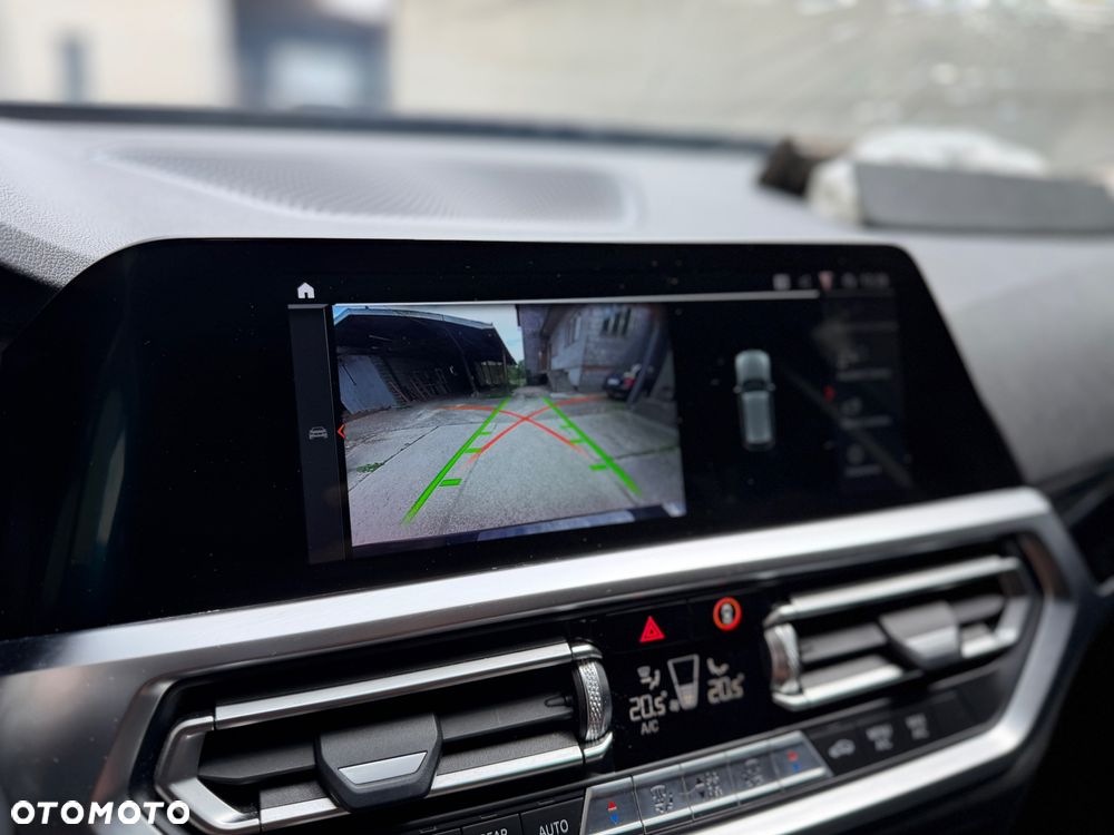 BMW Seria 3 320d xDrive - 13