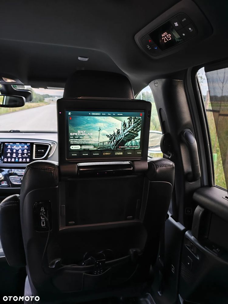 Chrysler Pacifica - 10