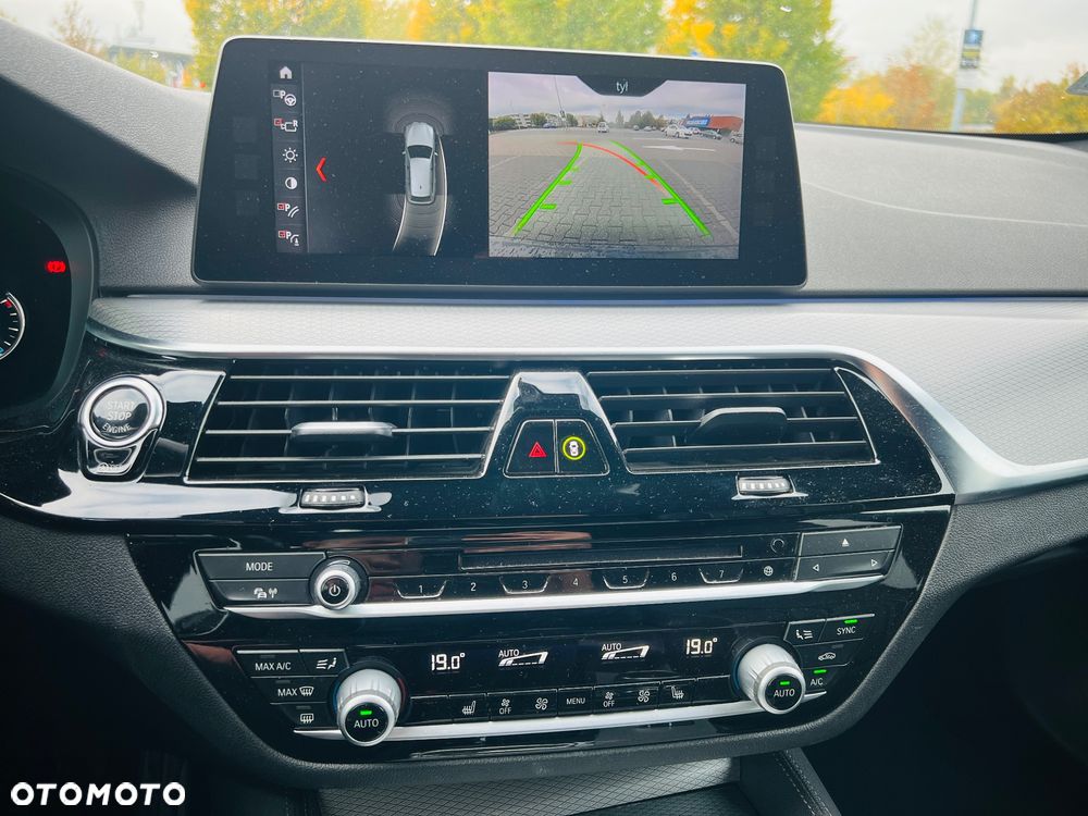 BMW Seria 5 520d xDrive M Sport sport - 14