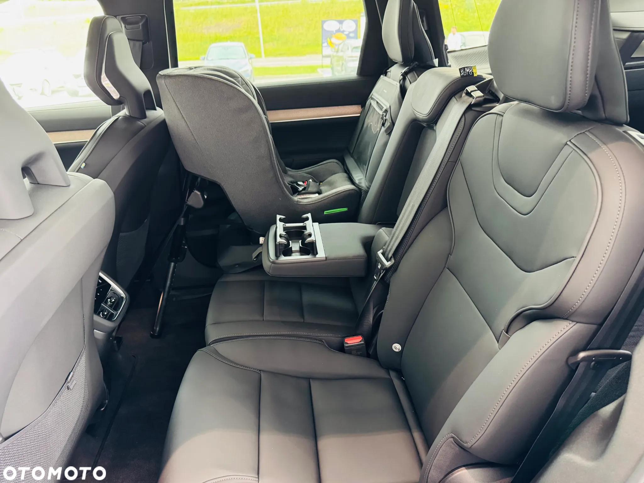 Volvo EX90 111kWh Twin Performance AWD Plus 7 os - 8