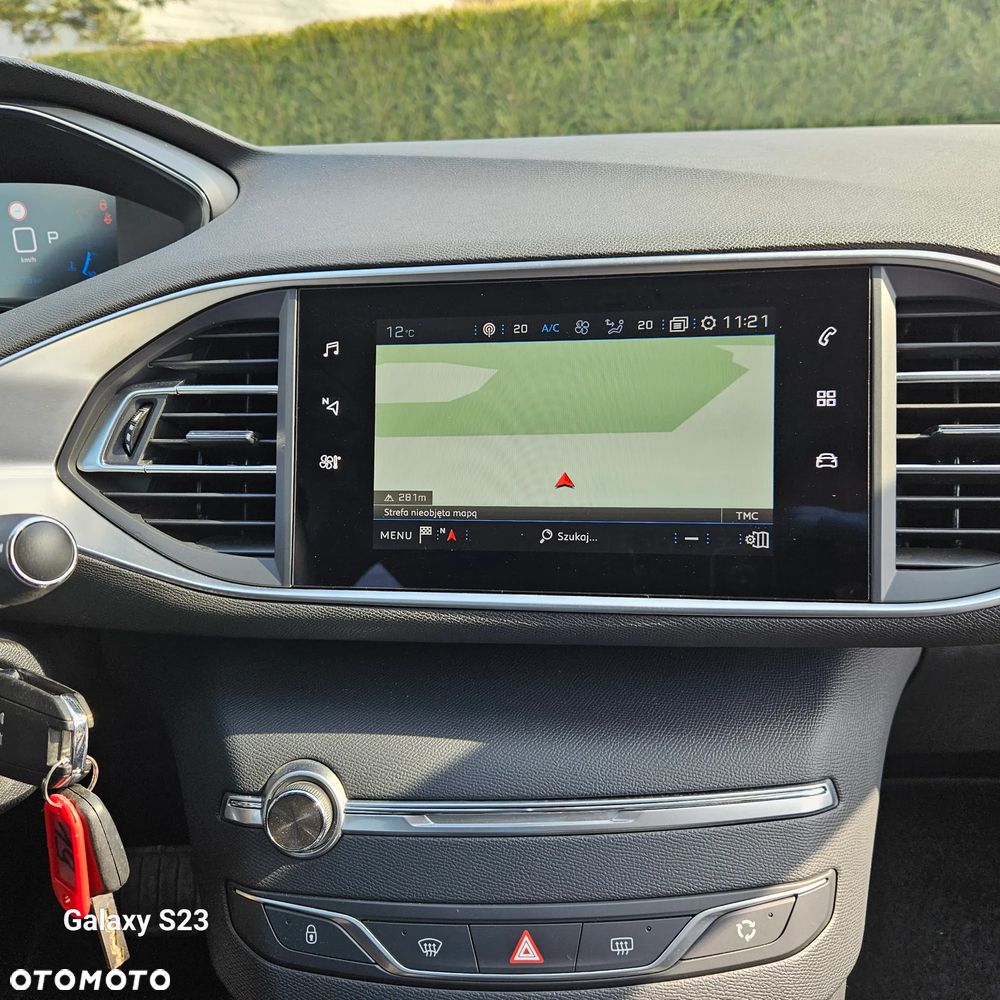 Peugeot 308 BlueHDi 130 EAT8 Allure - 30