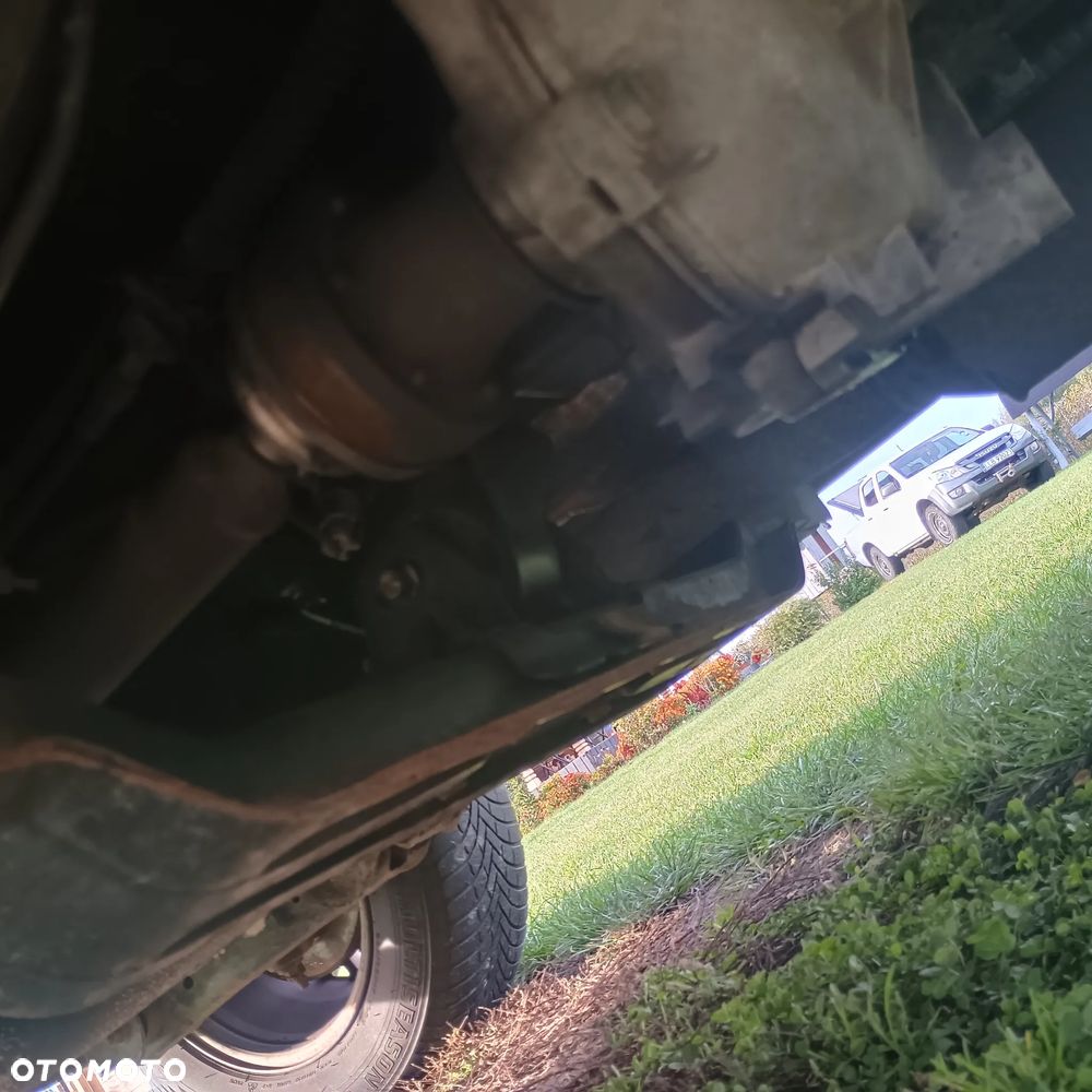 Jeep Grand Cherokee - 16