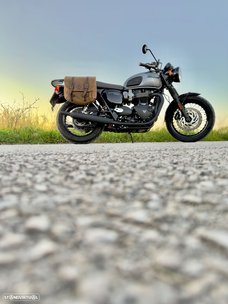 Triumph Bonneville T120 Black - 7