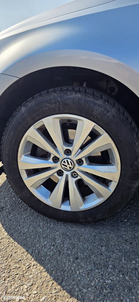 Volkswagen Golf 1.6 TDI BlueMotion Technology Lounge - 16