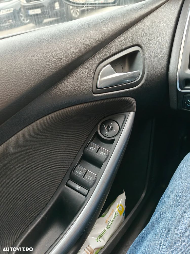 Ford Focus 1.6 TDCi DPF Start-Stopp-System Titanium - 17