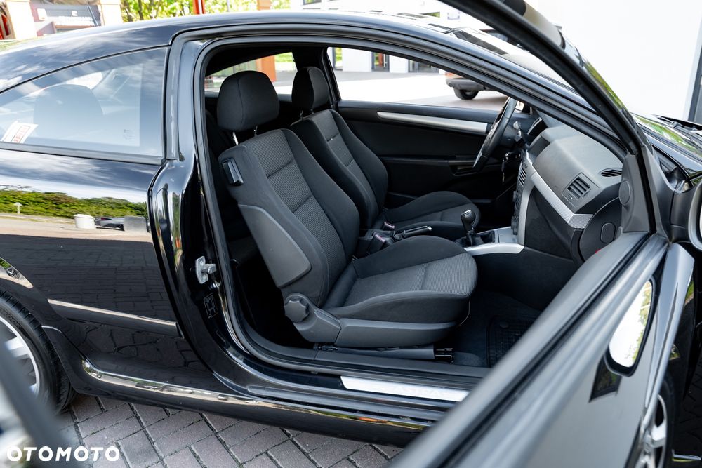 Opel Astra GTC 1.8 - 27