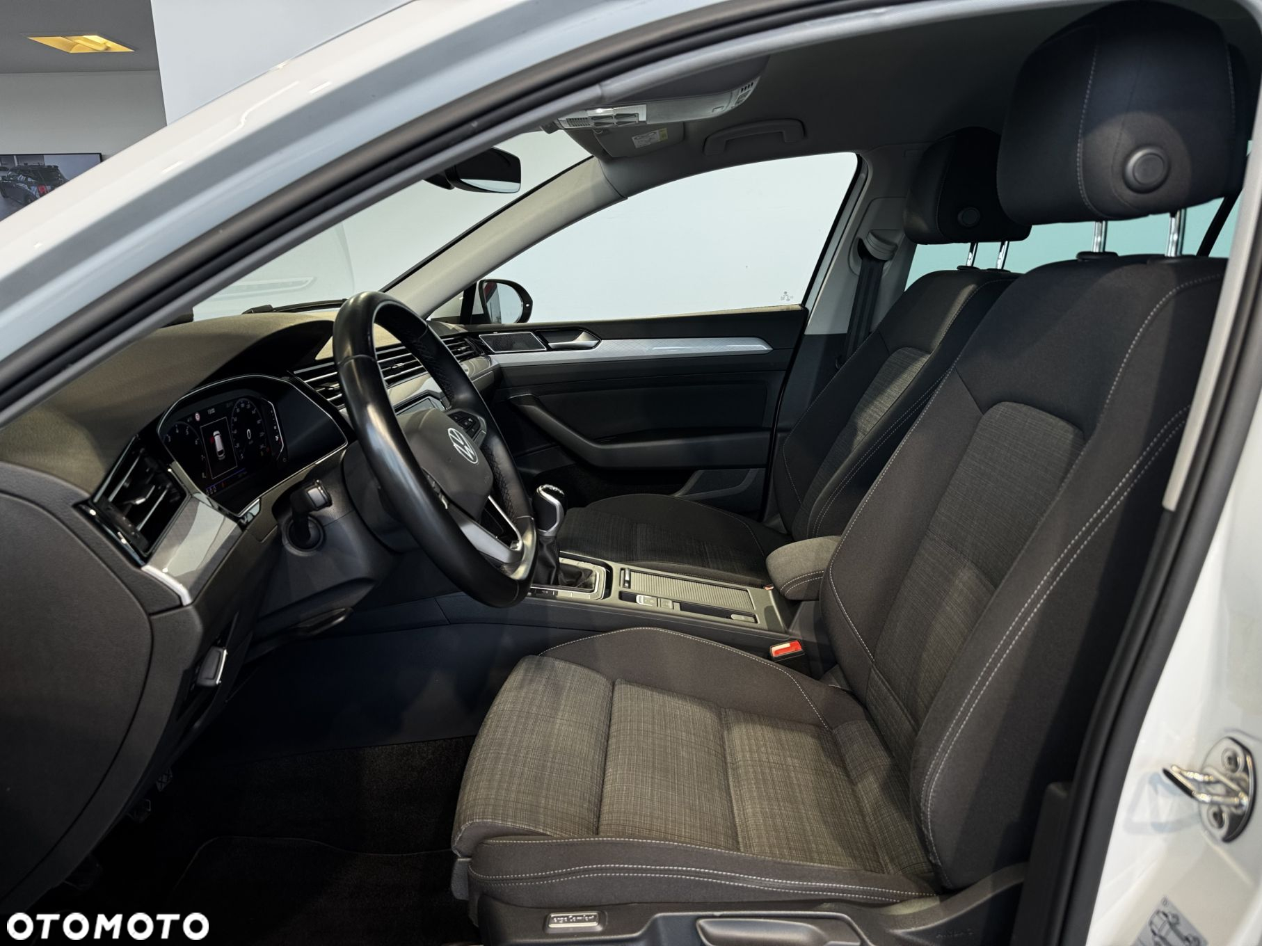 Volkswagen Passat - 15