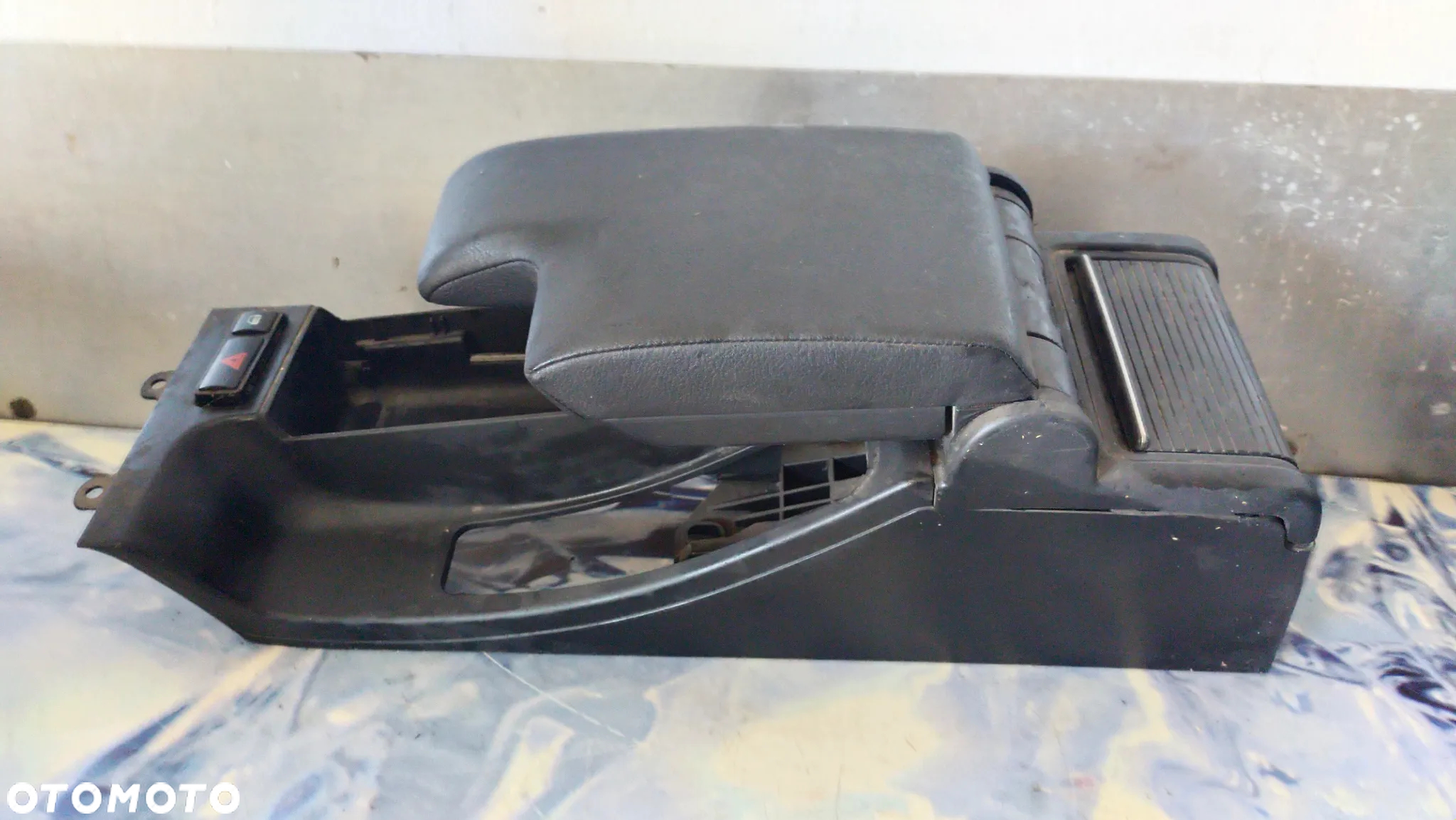 BMW E46 LIFT PODŁOKIETNIK PRZÓD - 2