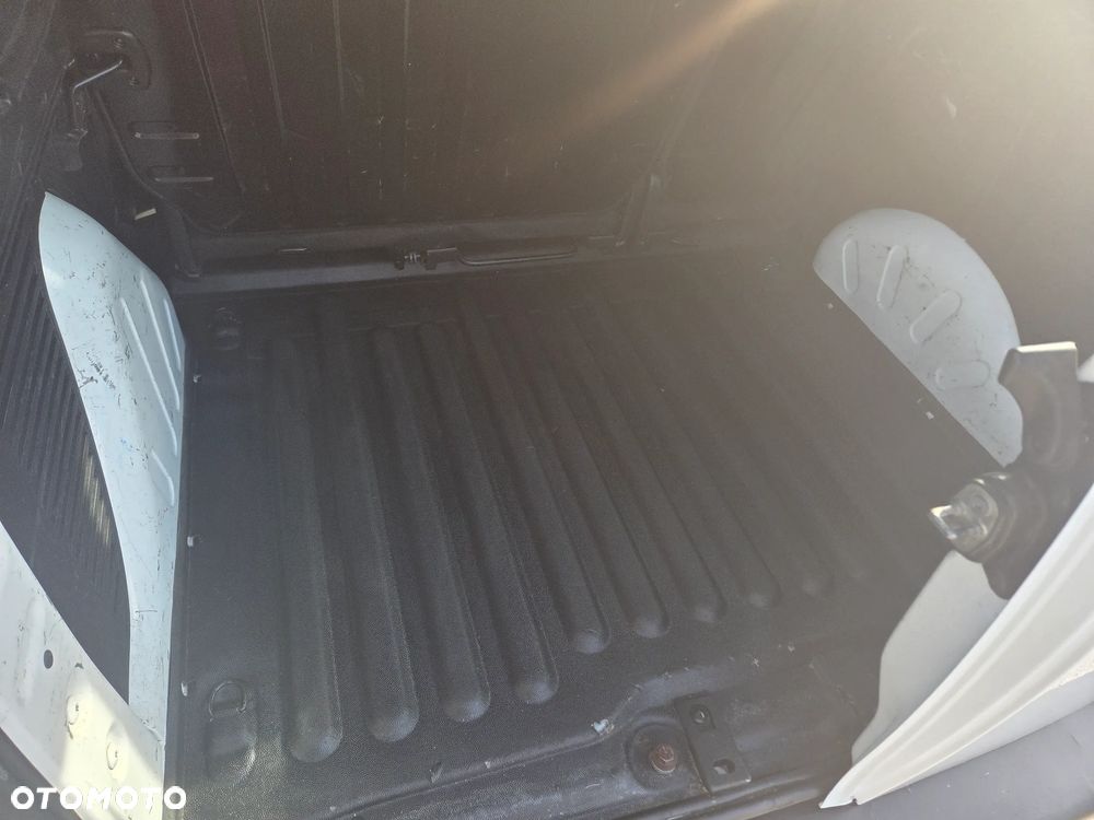 Citroën Berlingo 1.6 HDi 75 Advance - 10