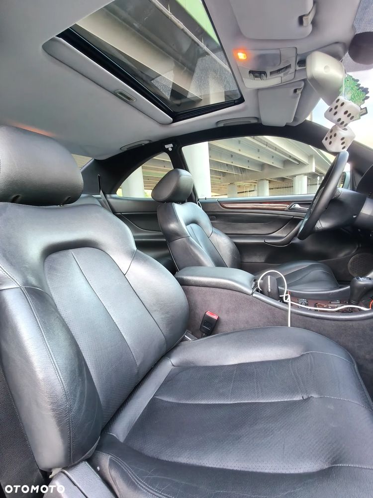 Mercedes-Benz CLK - 22