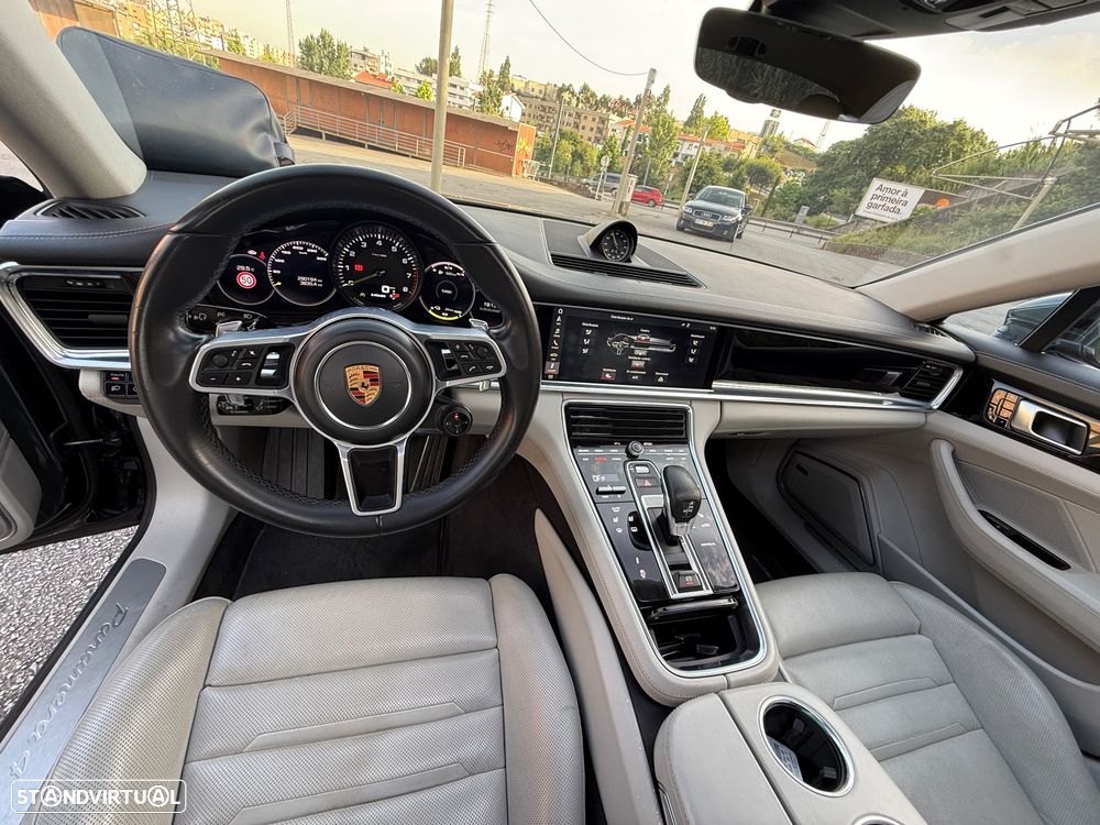Porsche Panamera - 8