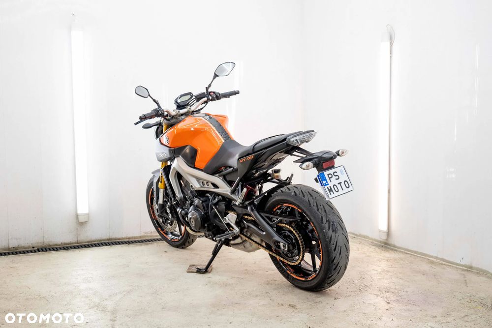 Yamaha MT - 8