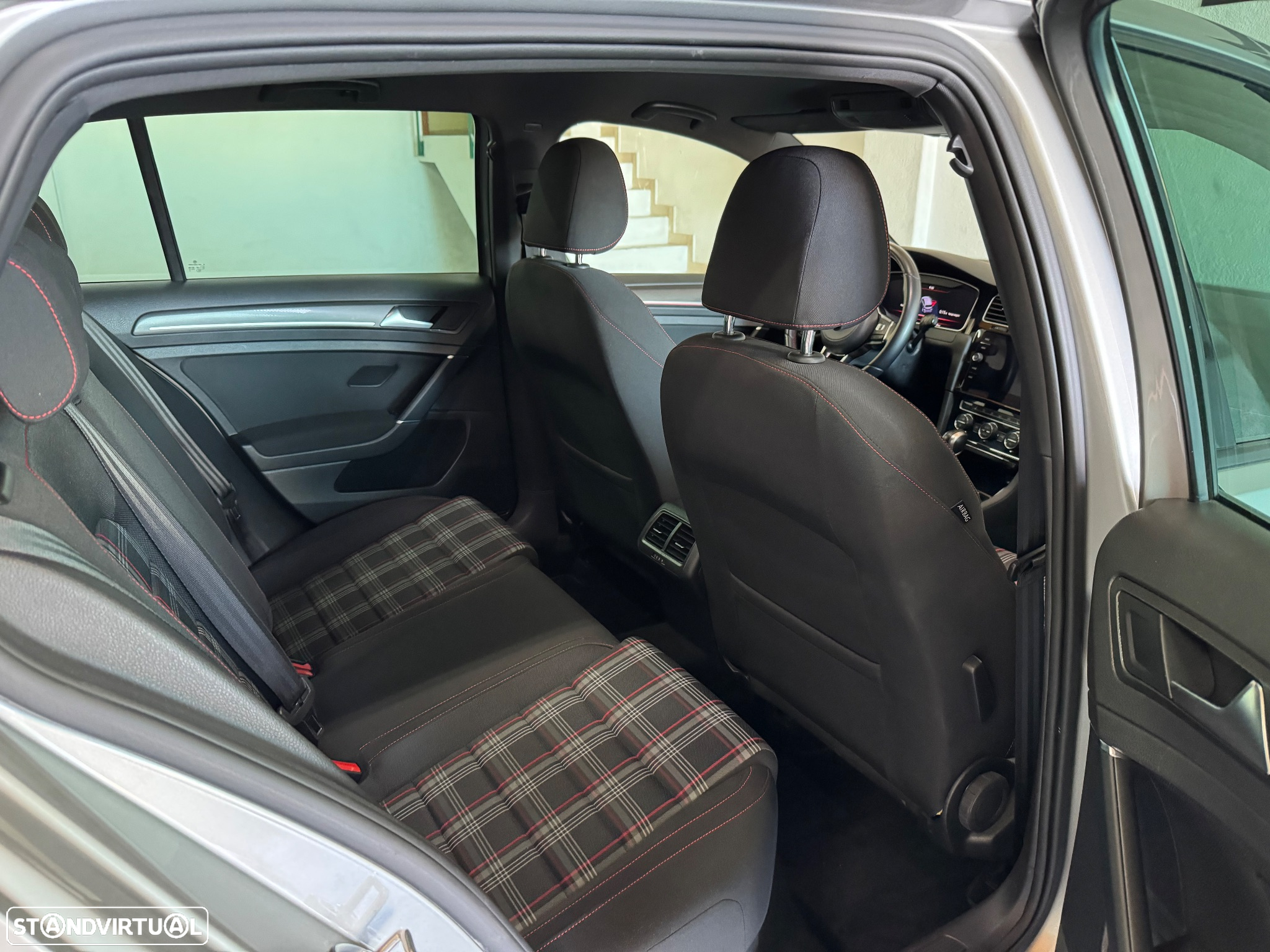 VW Golf 2.0 TSI GTI DSG Performance - 17