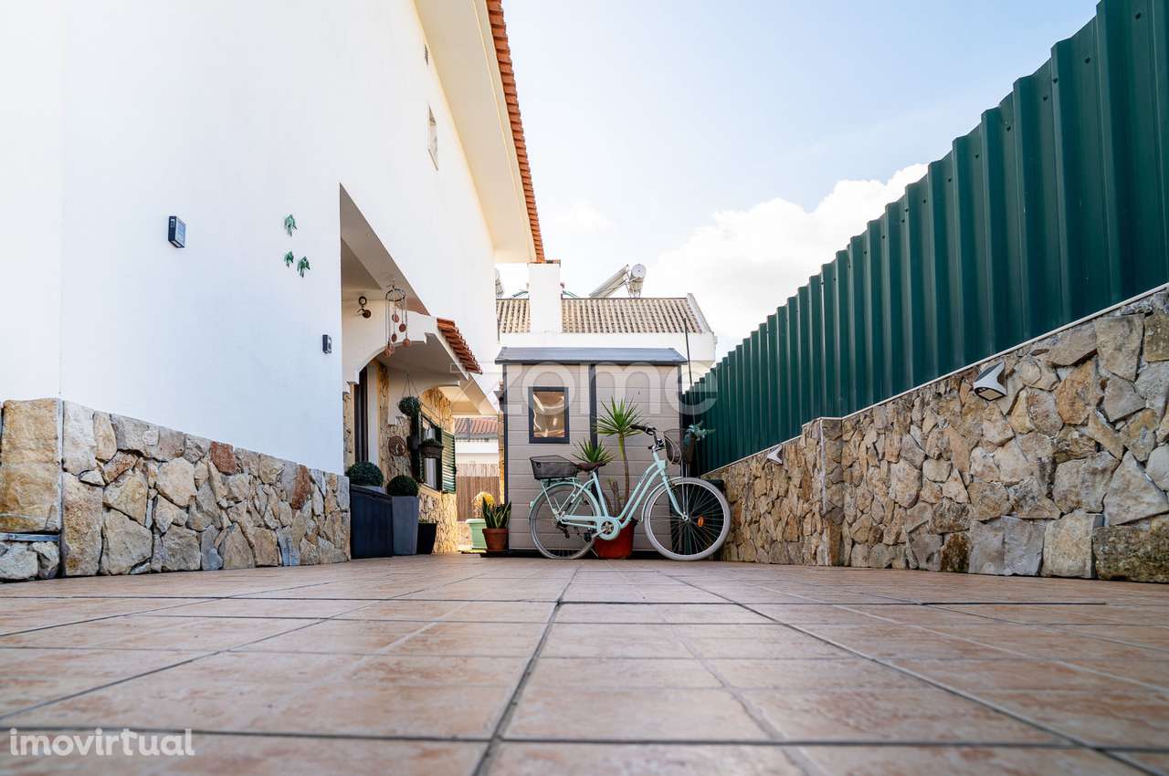 Moradia T3 com piscina na Quinta do Conde - Grande imagem: 5/49